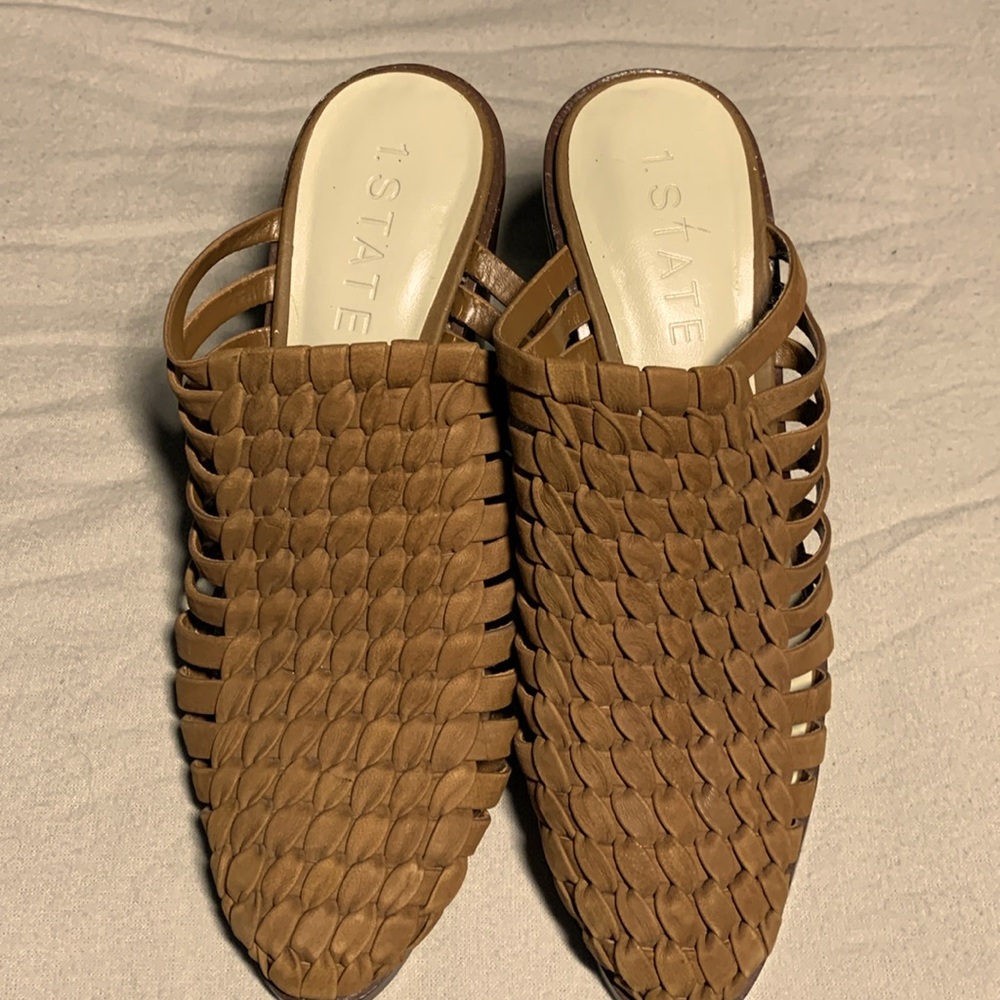 1 State Mocha colored Women’s leather woven Mules
